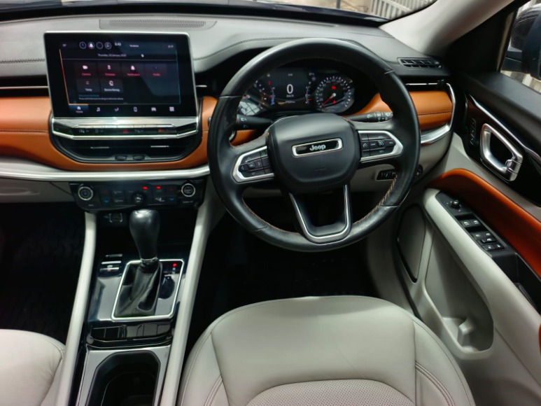 JEEP COMPASS LIMITED (O) AT