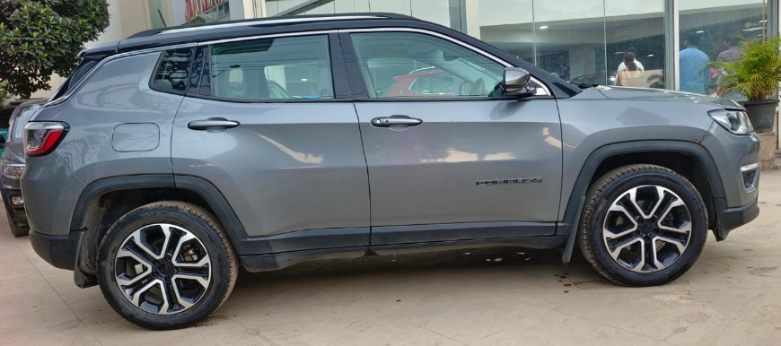 Precarmart - Buy Used -COMPASS LIMITED PLUS 4*4 AT
